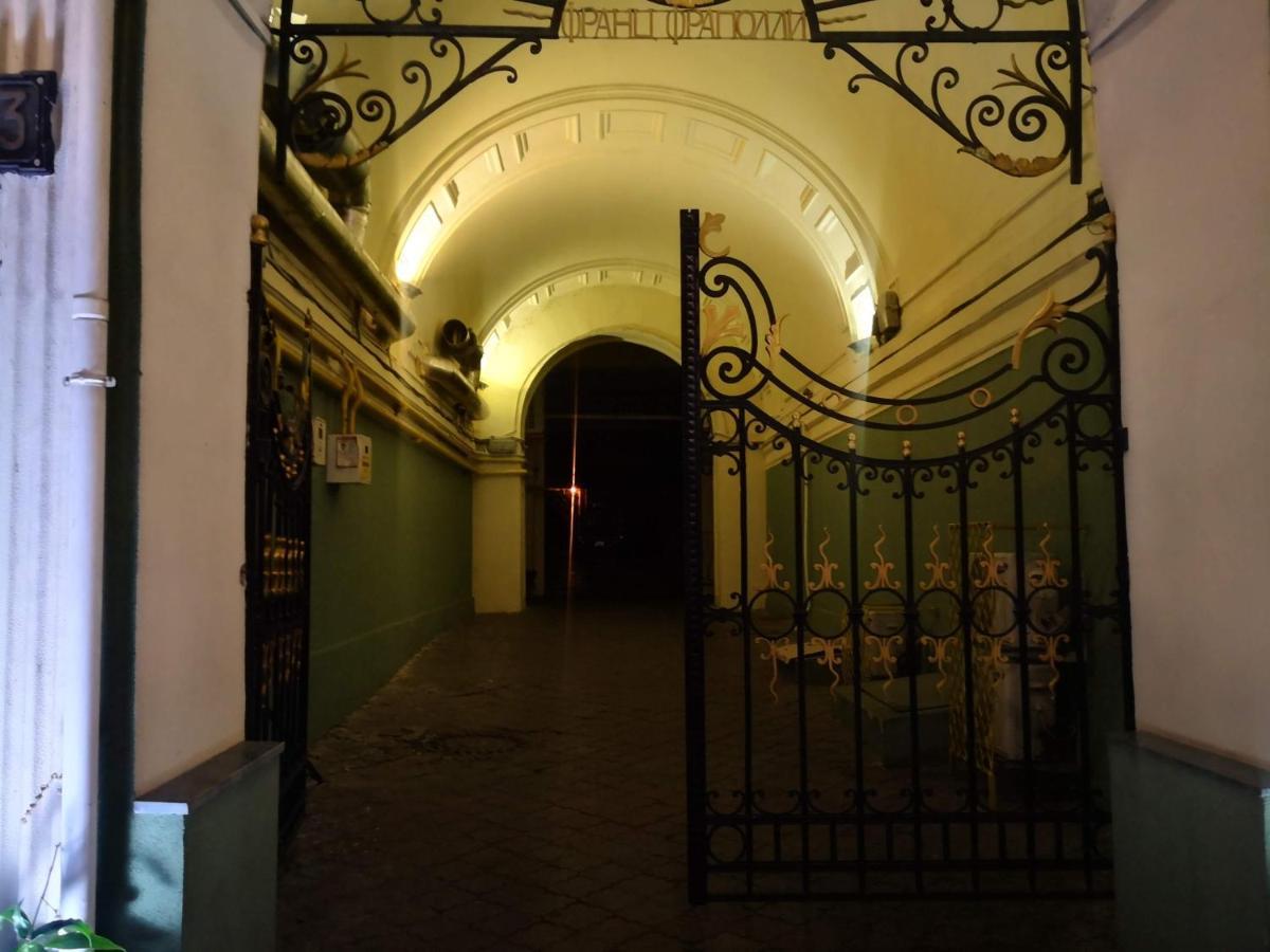Затишні Апартаменти, Вулиця Дерибасівська, 13 오데사 외부 사진